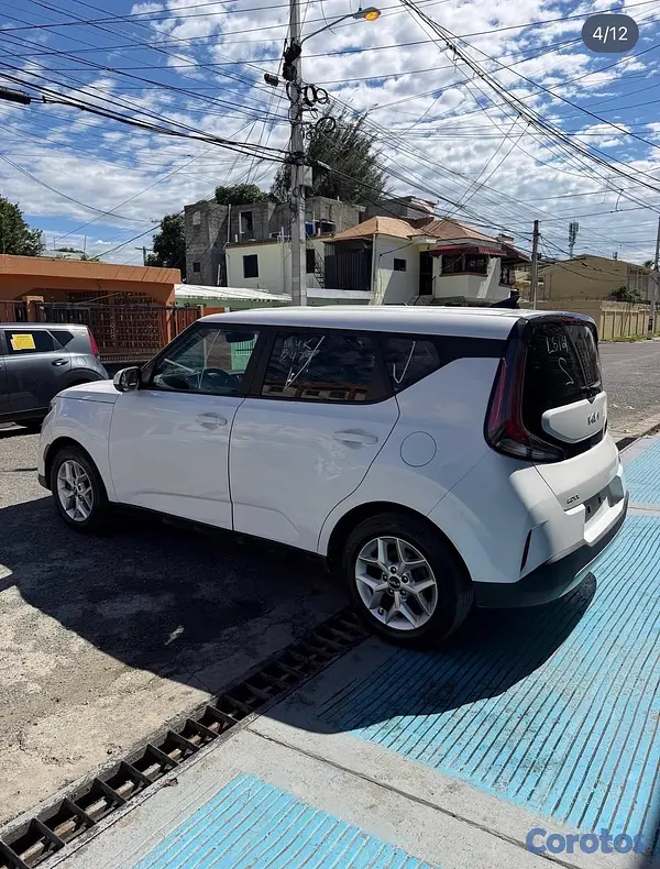 jeepetas y camionetas - Kia Soul LX 2023 4