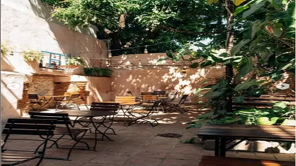 oficinas y locales comerciales - Edificio en ZONA COLONIAL 9