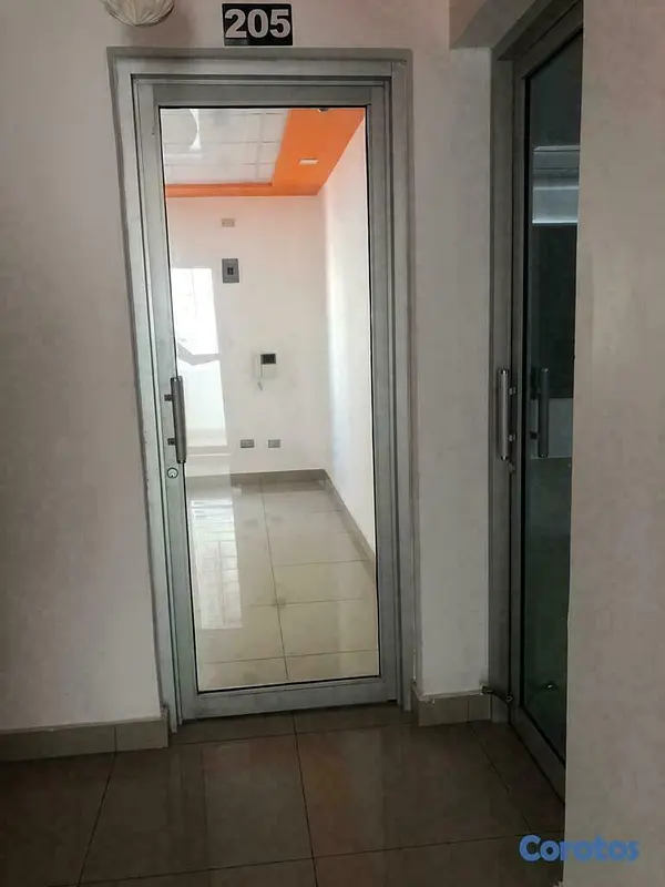 oficinas y locales comerciales - Oficina en alquiler en La Agustina cerca de La Tir 3