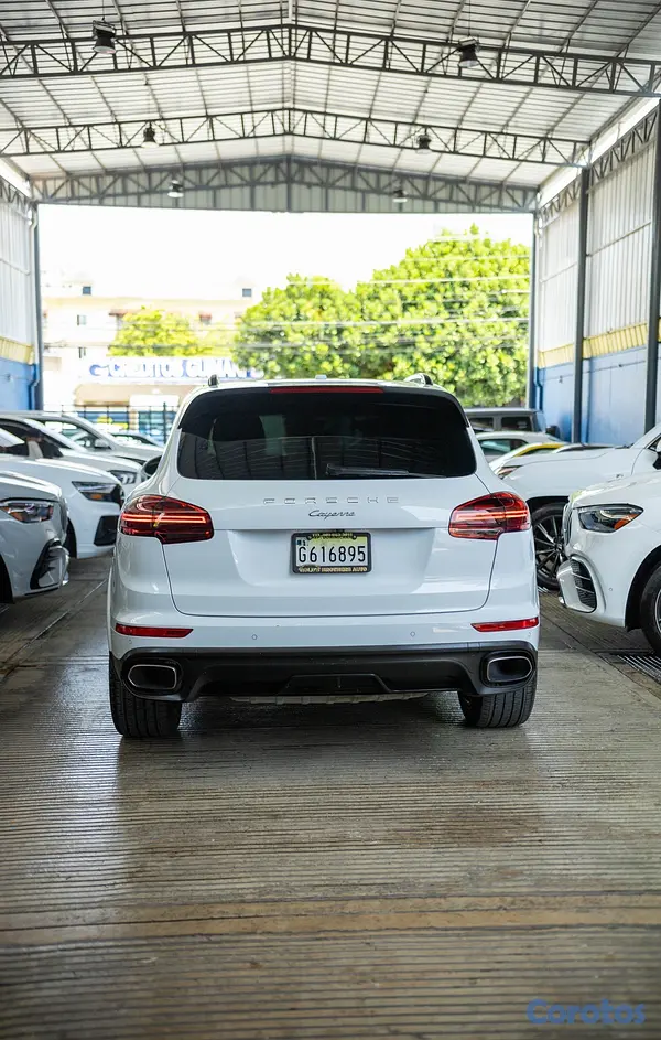 jeepetas y camionetas - Porsche Cayenne Platinum 2017 Clean Carfax 4