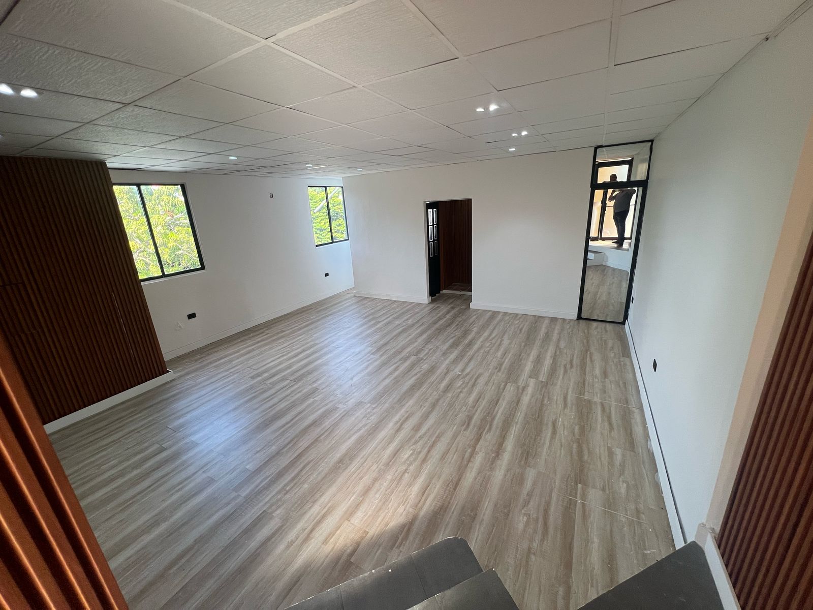 oficinas y locales comerciales - Local Piso 3 En Piantini De Oportunidad 