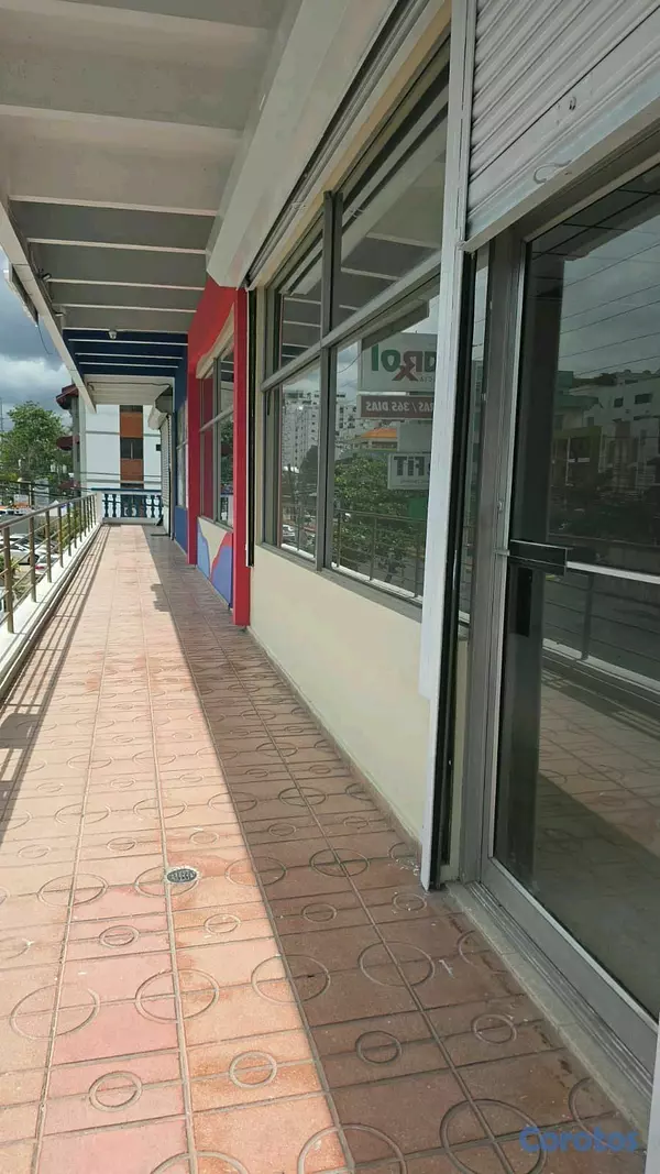 oficinas y locales comerciales - VENDE LOCAL 2DA ROMULO EXCELENTE PUNTO COMERCIAL  2