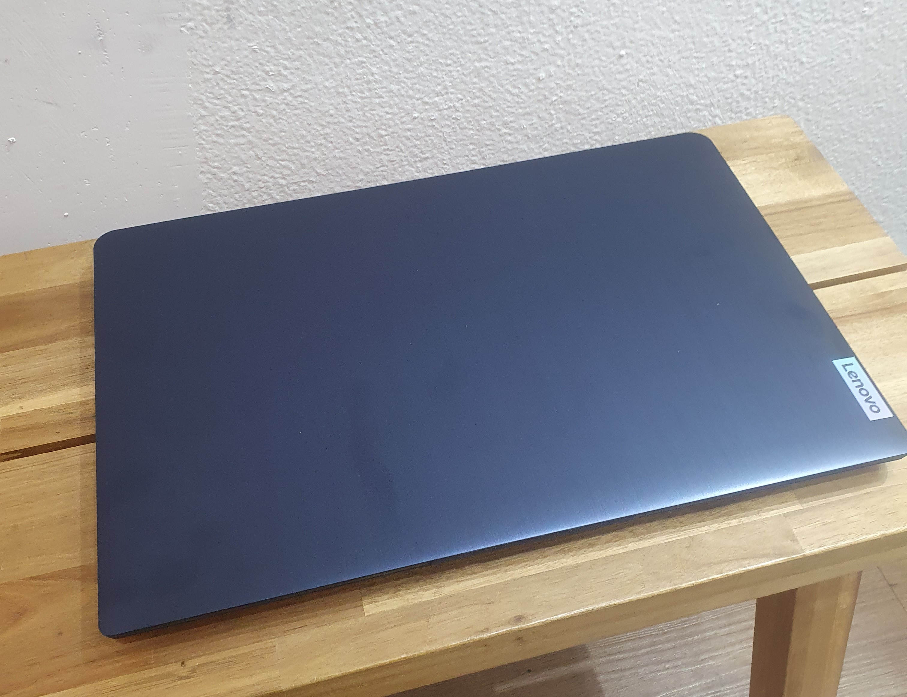 computadoras y laptops - Laptop Lenovo IdeaPad 3, 15.6" FHD, Ryzen 7 5825U, 12GB RAM, 512GB SSD, Nueva 3