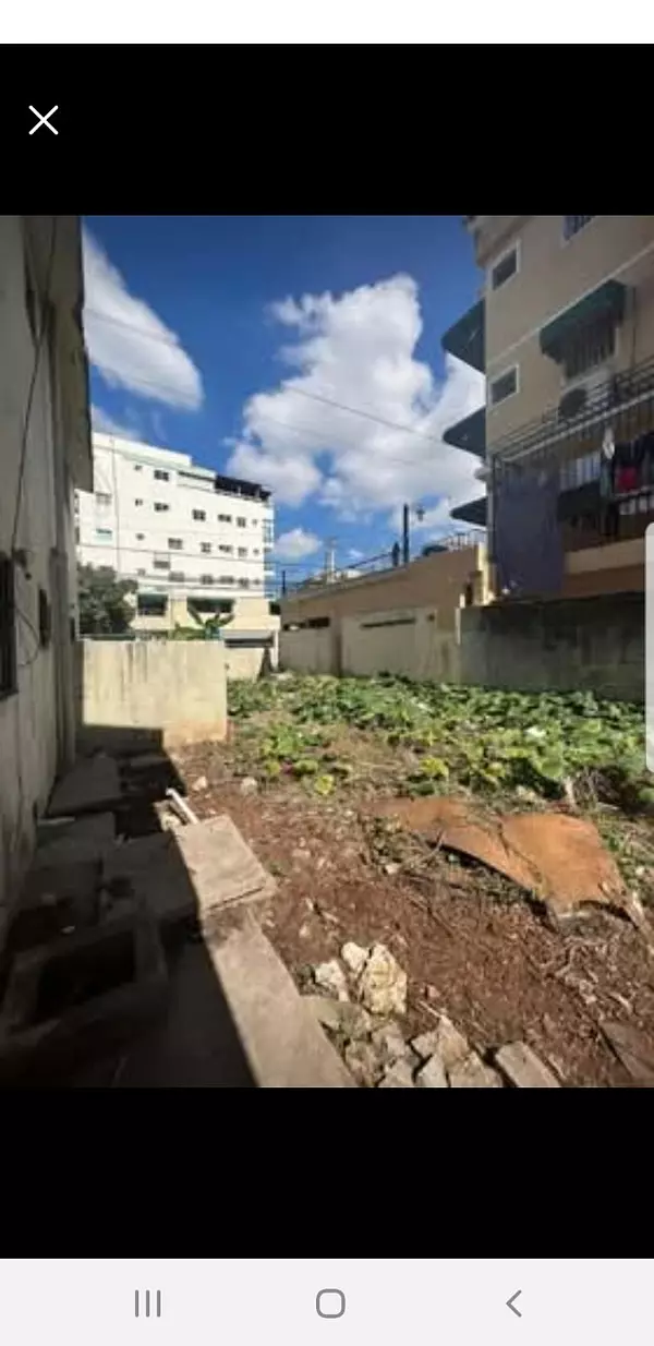 solares y terrenos - Vendo casa en renacimiento 7