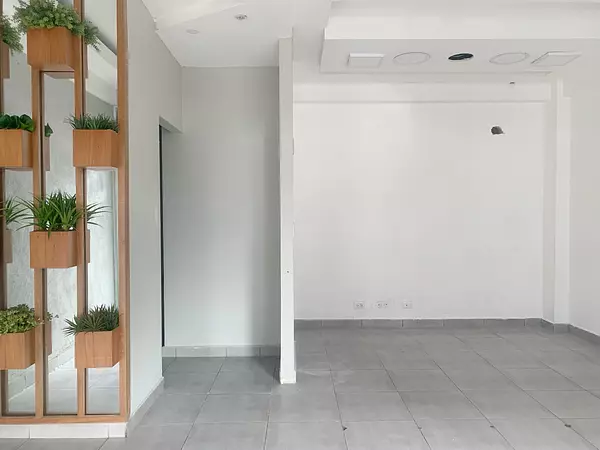 oficinas y locales comerciales - Local en bella vista  4