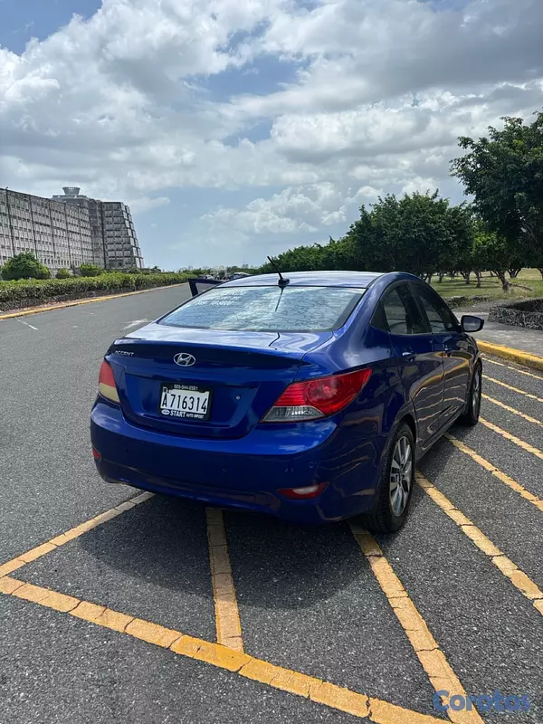 carros - Hyundai Accent 2012 Usado  7