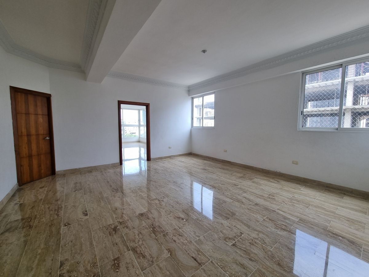 apartamentos - Alquiler de Amplio Apartamento en Naco 0
