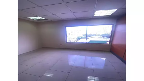 oficinas y locales comerciales - ALQUILER AMPLIO LOCAL EN EVARISTO MORALES 3