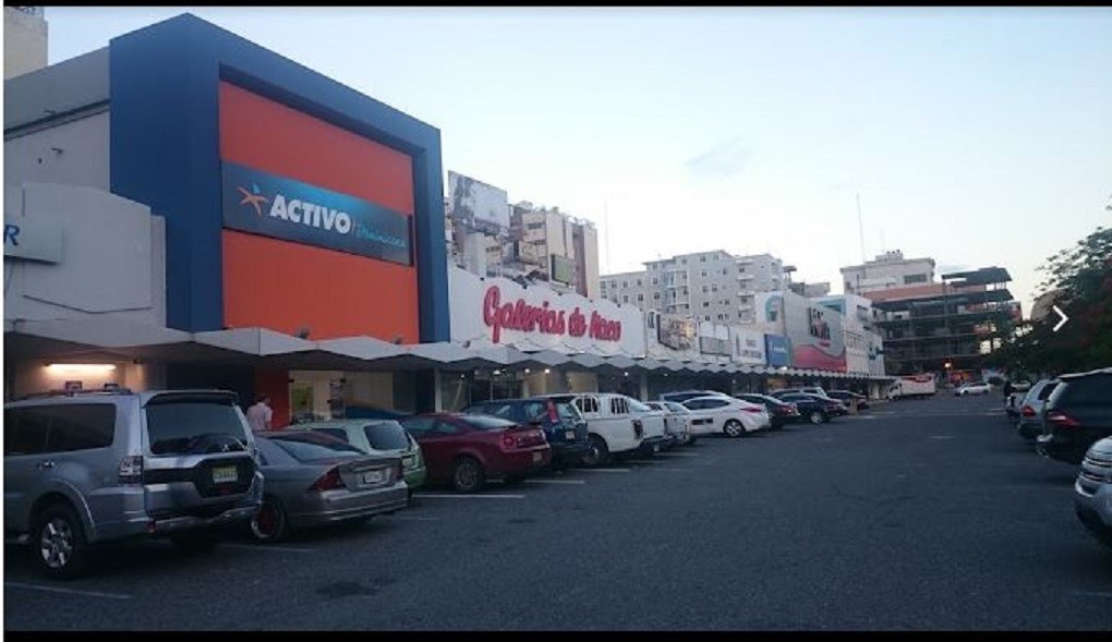 oficinas y locales comerciales - Local en Sotano en Plaza Galerias de Naco de 810m2 con 16 parqueos asignados  0