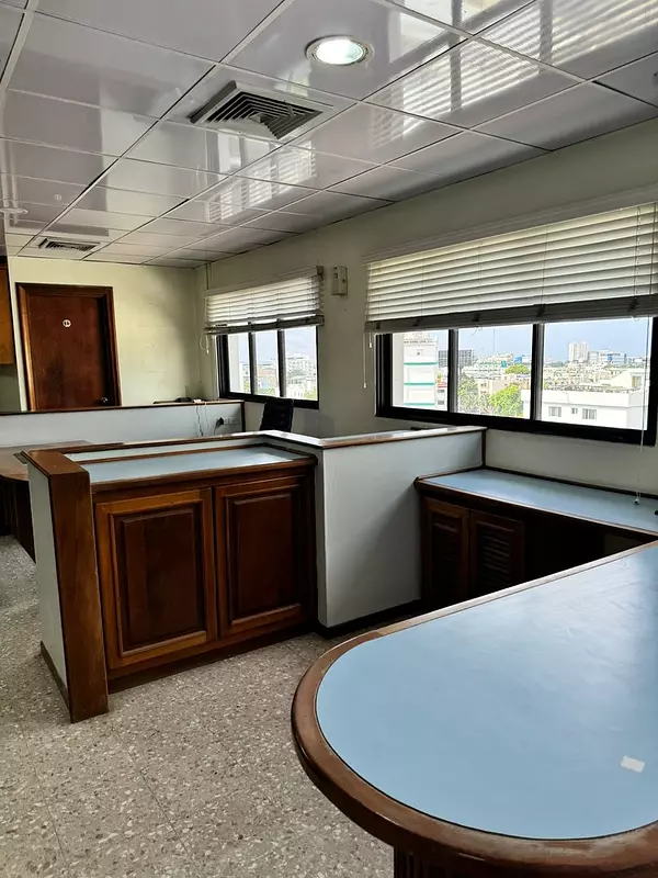 oficinas y locales comerciales - Alquilo Local 500 mts La Julia 3