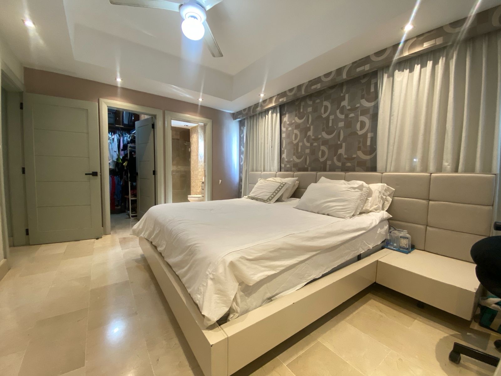 apartamentos - Vendo Ph jardines del sur tres hab 2.5 baños dos p 8