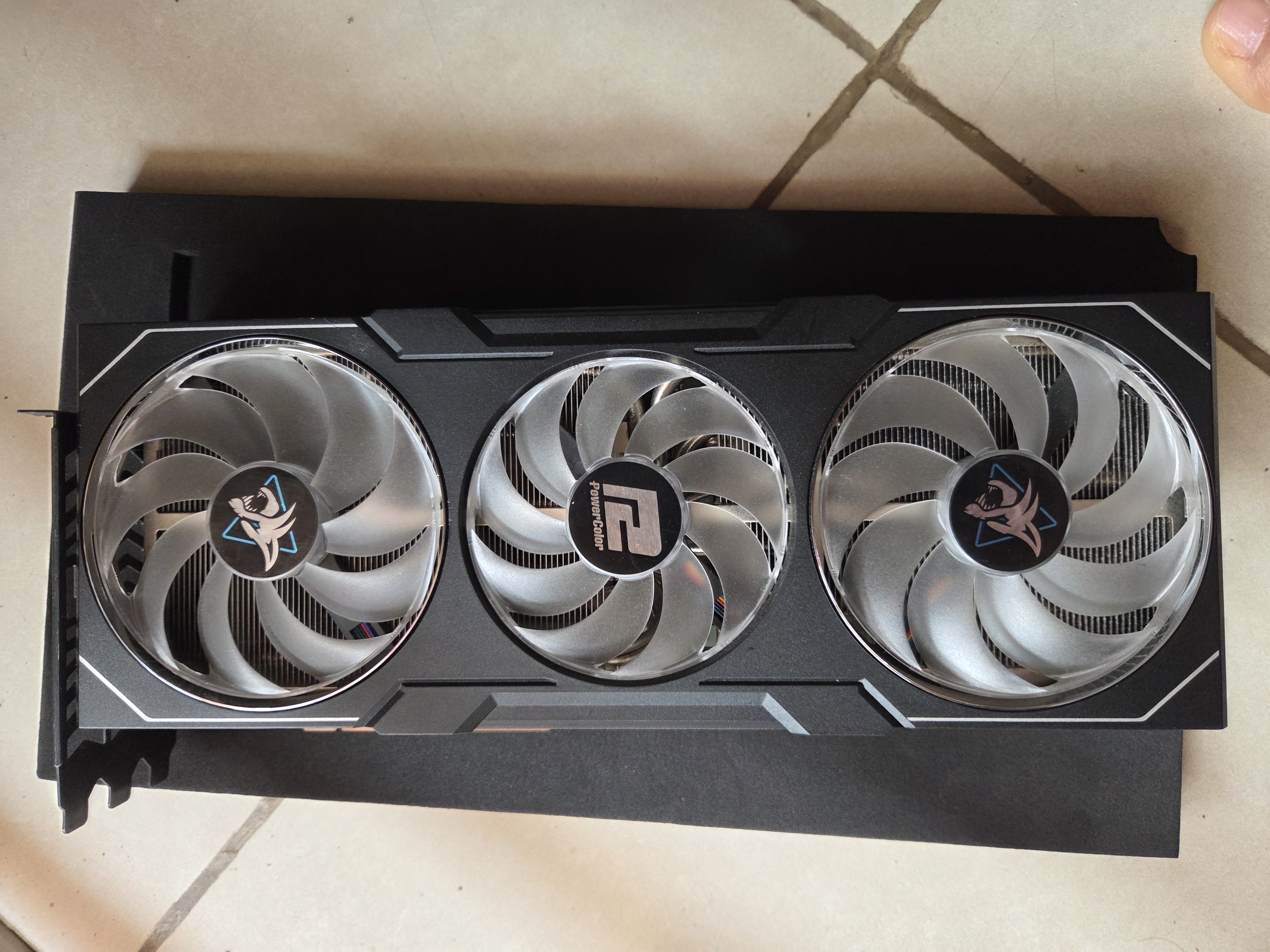 computadoras y laptops - AMD Radeon 7900XT Hellhound 20GB 2