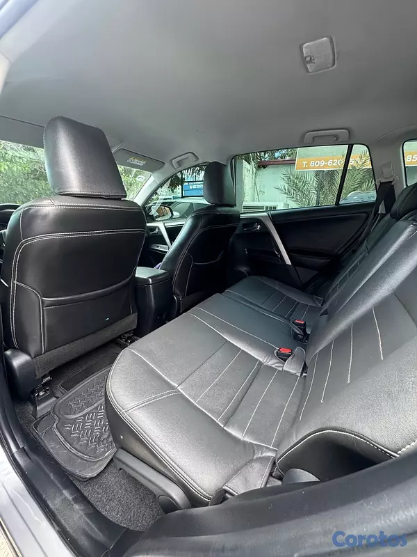 jeepetas y camionetas - Toyota Rav4 LE 2017 4