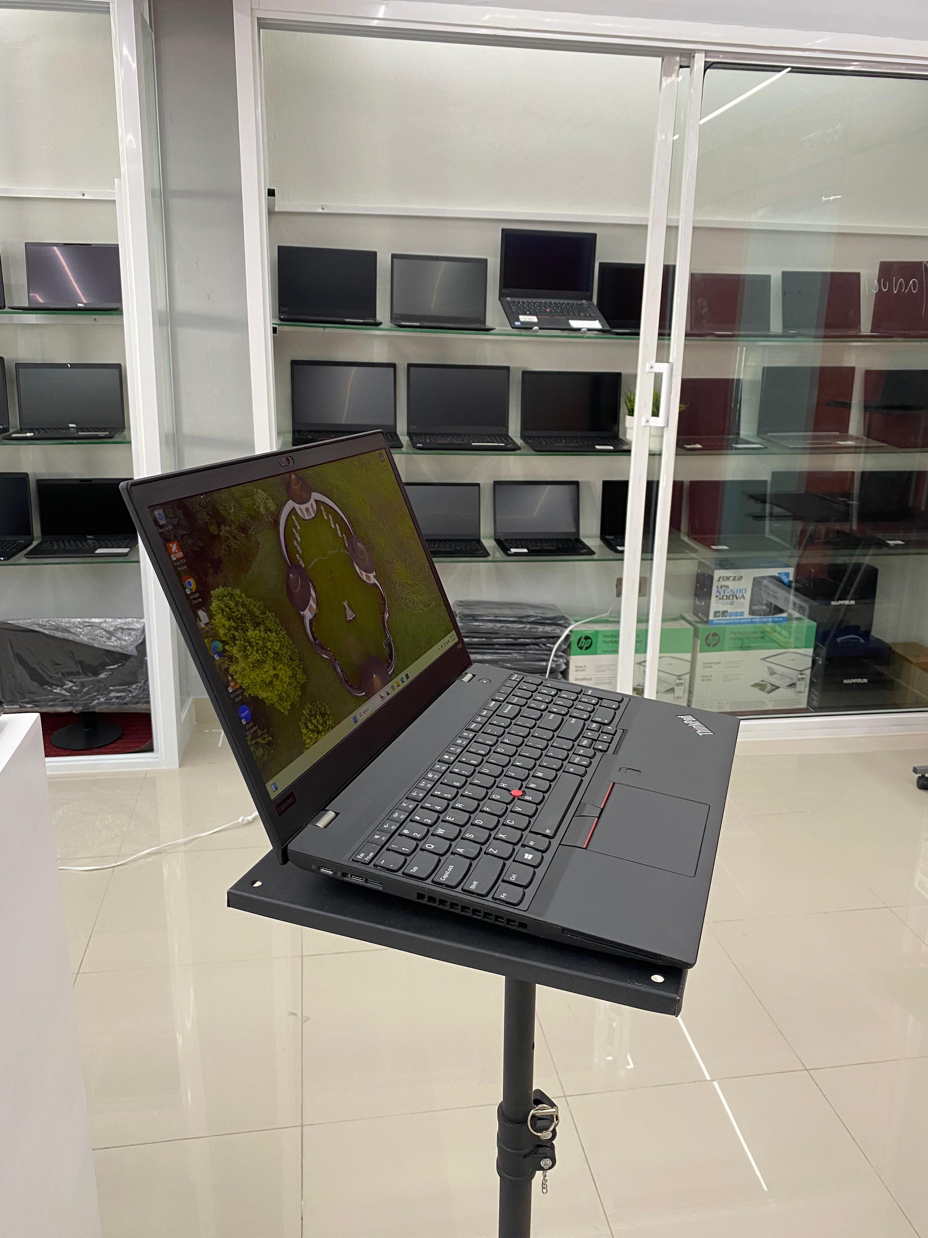 computadoras y laptops - Lenovo ThinkPad P52s 15.6’ i7 8va 32GB RAM 1TB SSD 1