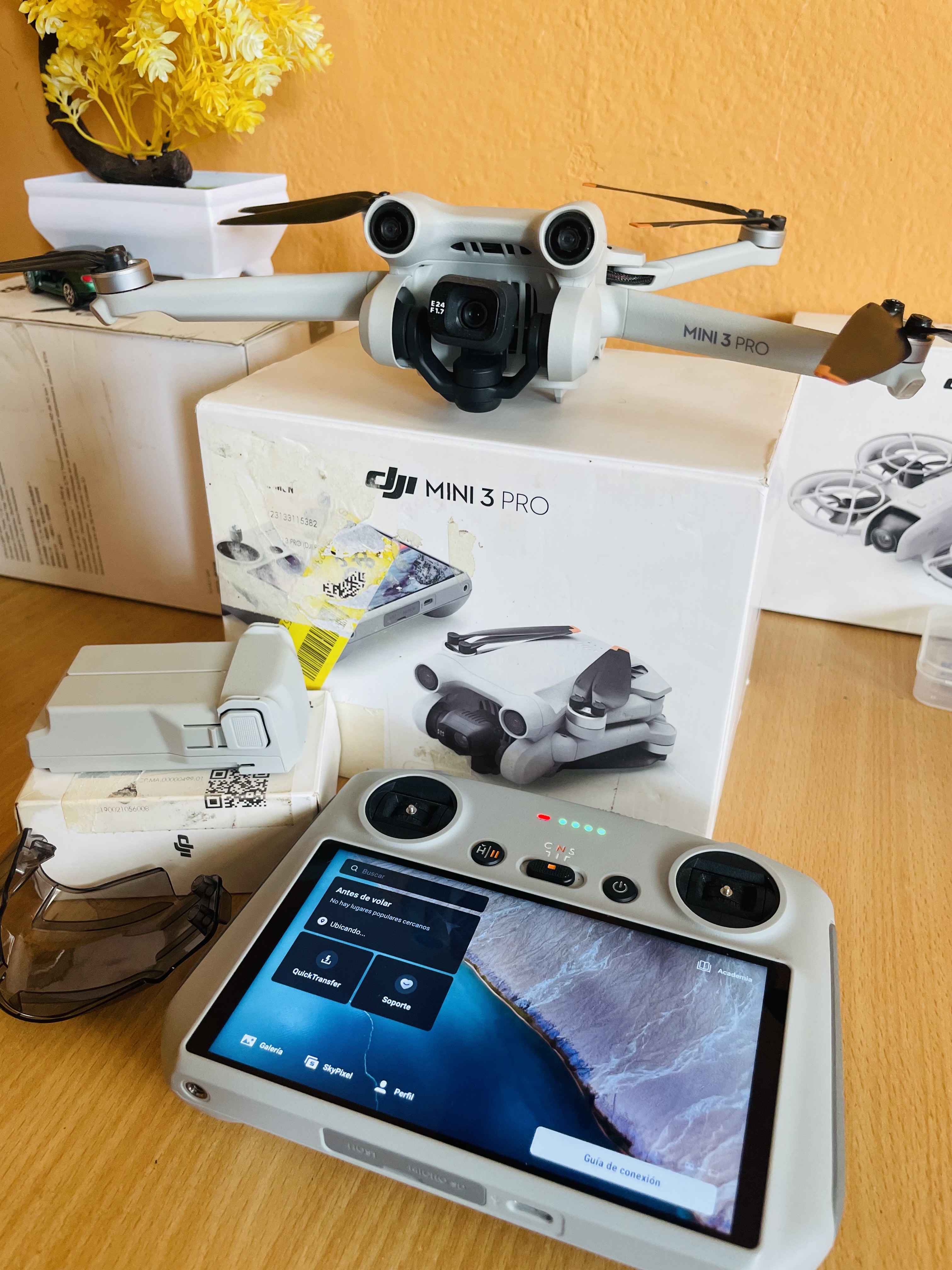 otros electronicos - DJI mini 3 pro con el control RC y batería 🔋 plus  9