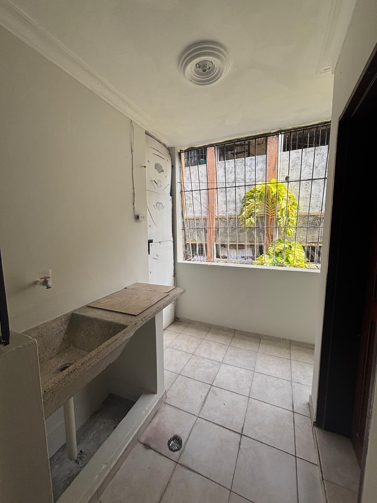 apartamentos - Se Vende Apartamento En Gazcue 8