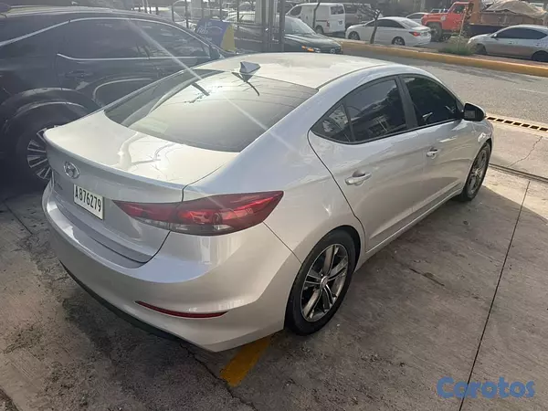 carros - Hyundai Elantra 2017 3