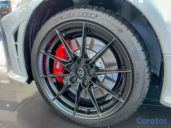 carros - Toyota Yaris GR 2026 12