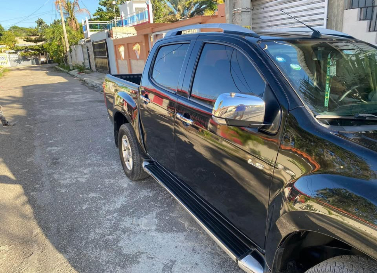 jeepetas y camionetas - Isuzu D-Max 2015 – Impecable, Automática, Lista pa 9