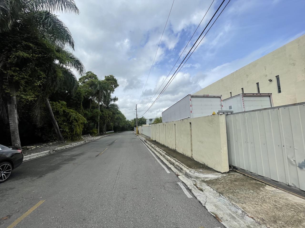 otros inmuebles - Nave industrial venta y renta Monumental Duarte, Santo Domingo 9