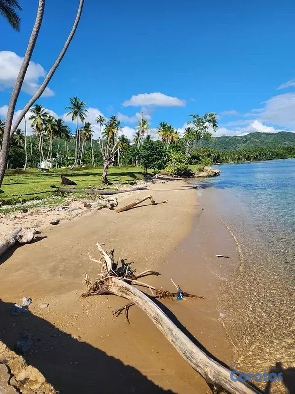solares y terrenos - venta de solar ubicado en Samana República Dominicana con 17,307mts 5