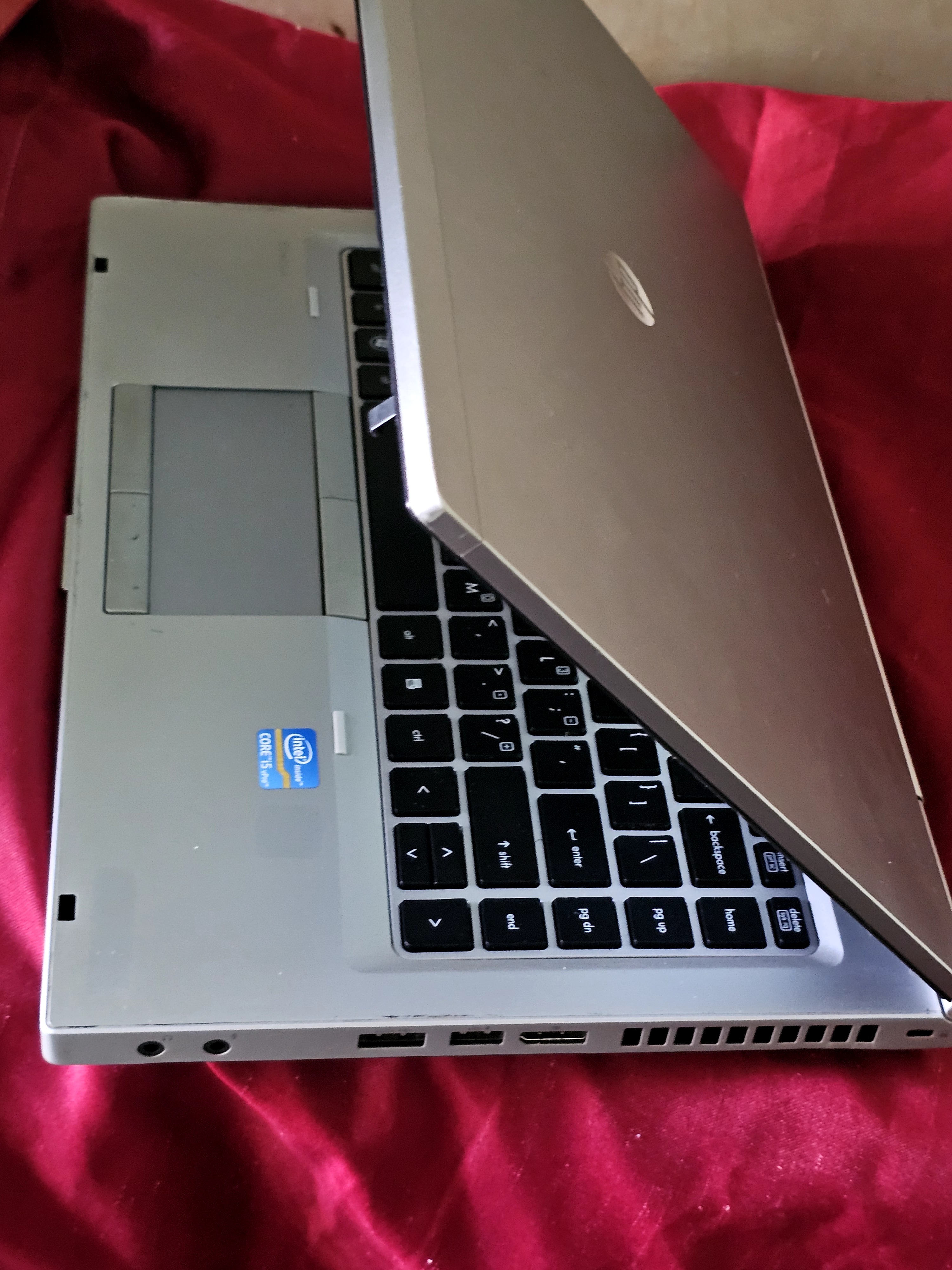 computadoras y laptops - HP super fuerte, rapida y resistente laptop 4