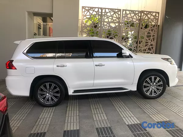 jeepetas y camionetas - Lexus LX570 año 2016 como nueva 80mil km 5