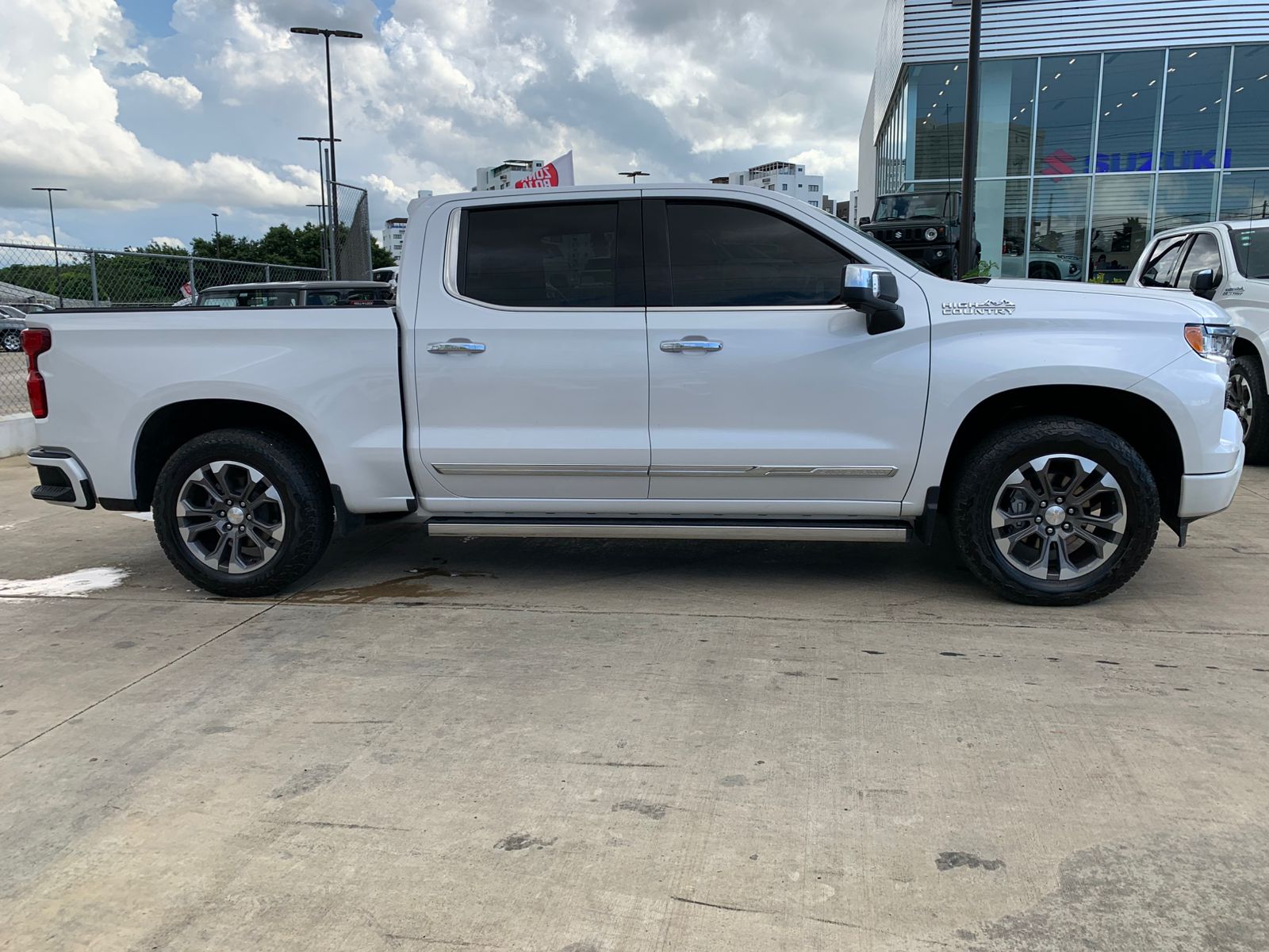jeepetas y camionetas - Chevrolet Silverado High Country 2023 2