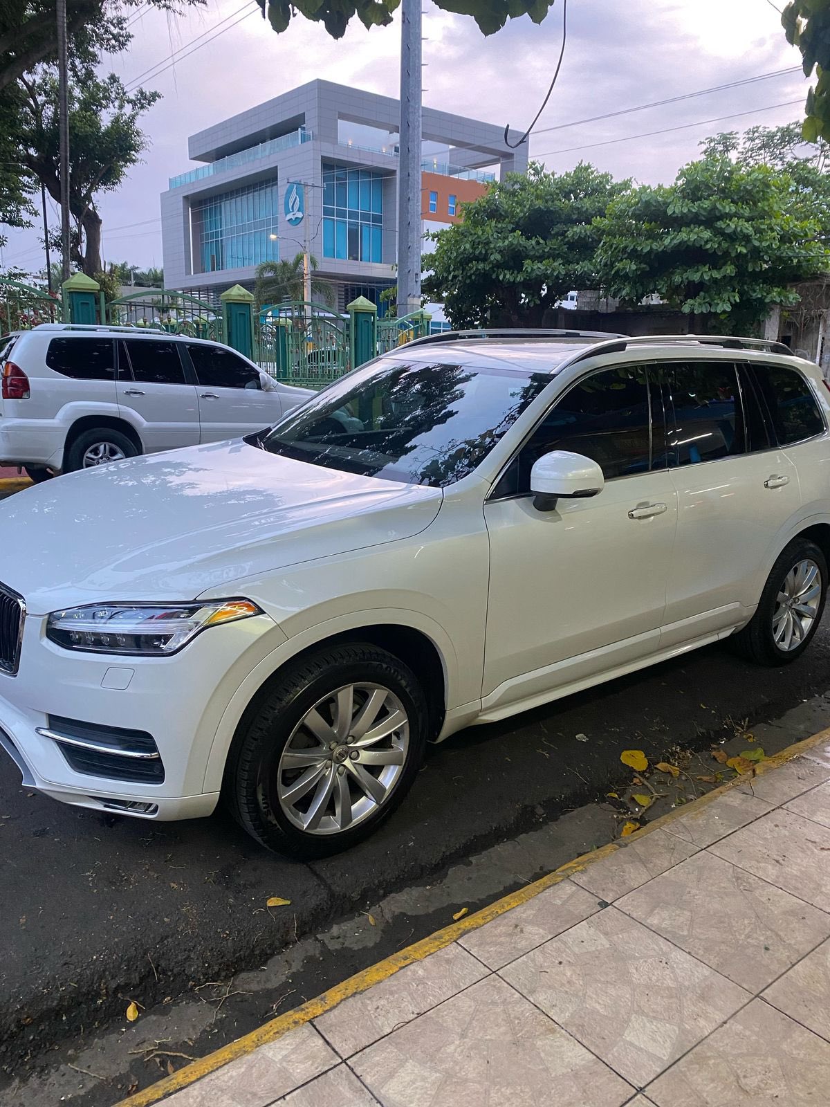 jeepetas y camionetas - volvo xc 90 t6 2016 Momentum  1