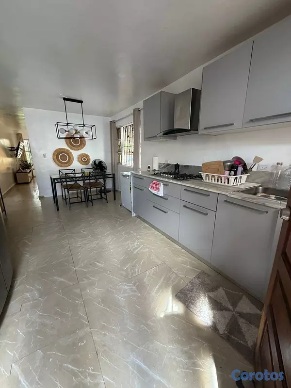casas - vendo casa duplex dos habitaciones con patio 1.5 baños servicio jardín área comú 7