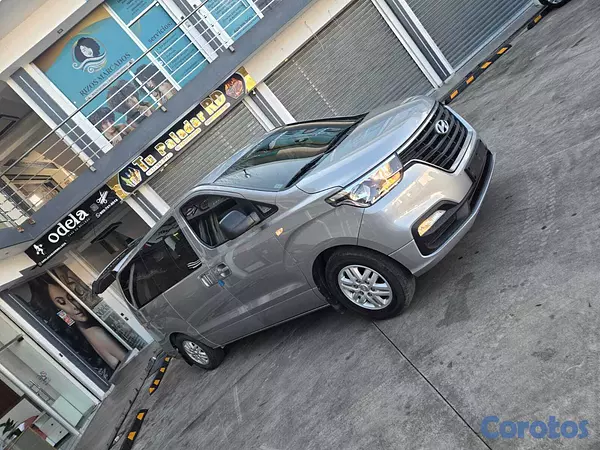 jeepetas y camionetas - HYUNDAI GRAND STAREX 2021 GRIS 19