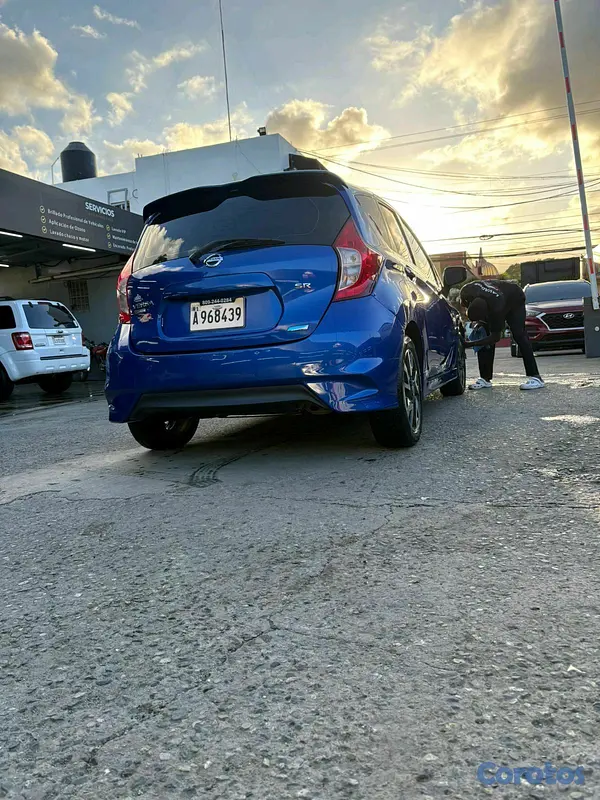 carros - Nissan versa 2016 3