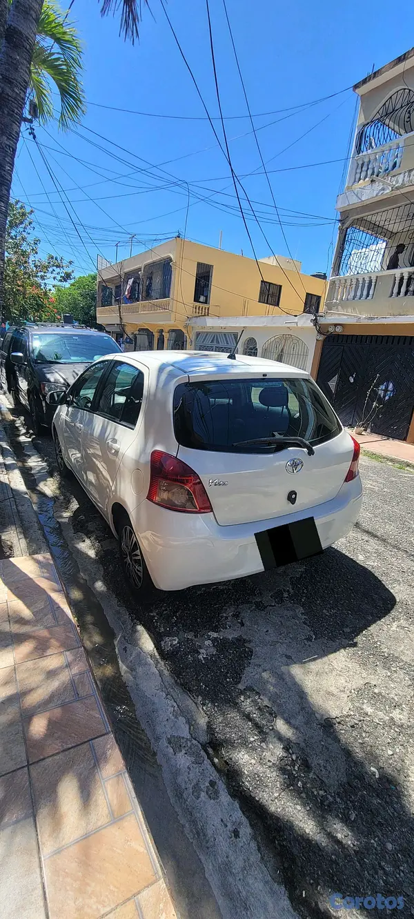 carros - Toyota Vitz 2010 3