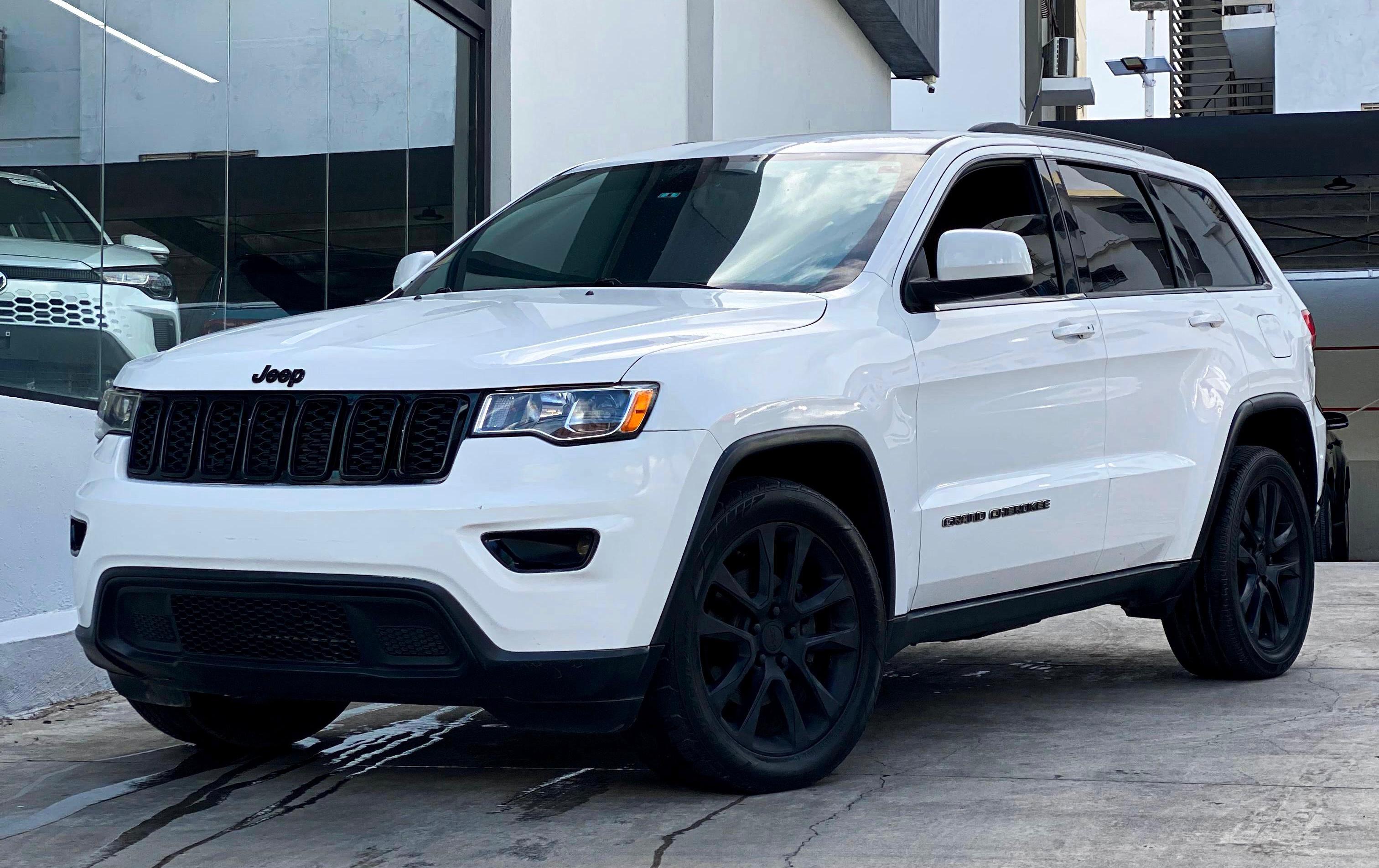 jeepetas y camionetas - Jeep Cherokee Laredo 2017 NO IMPORTA EL CREDITO 0
