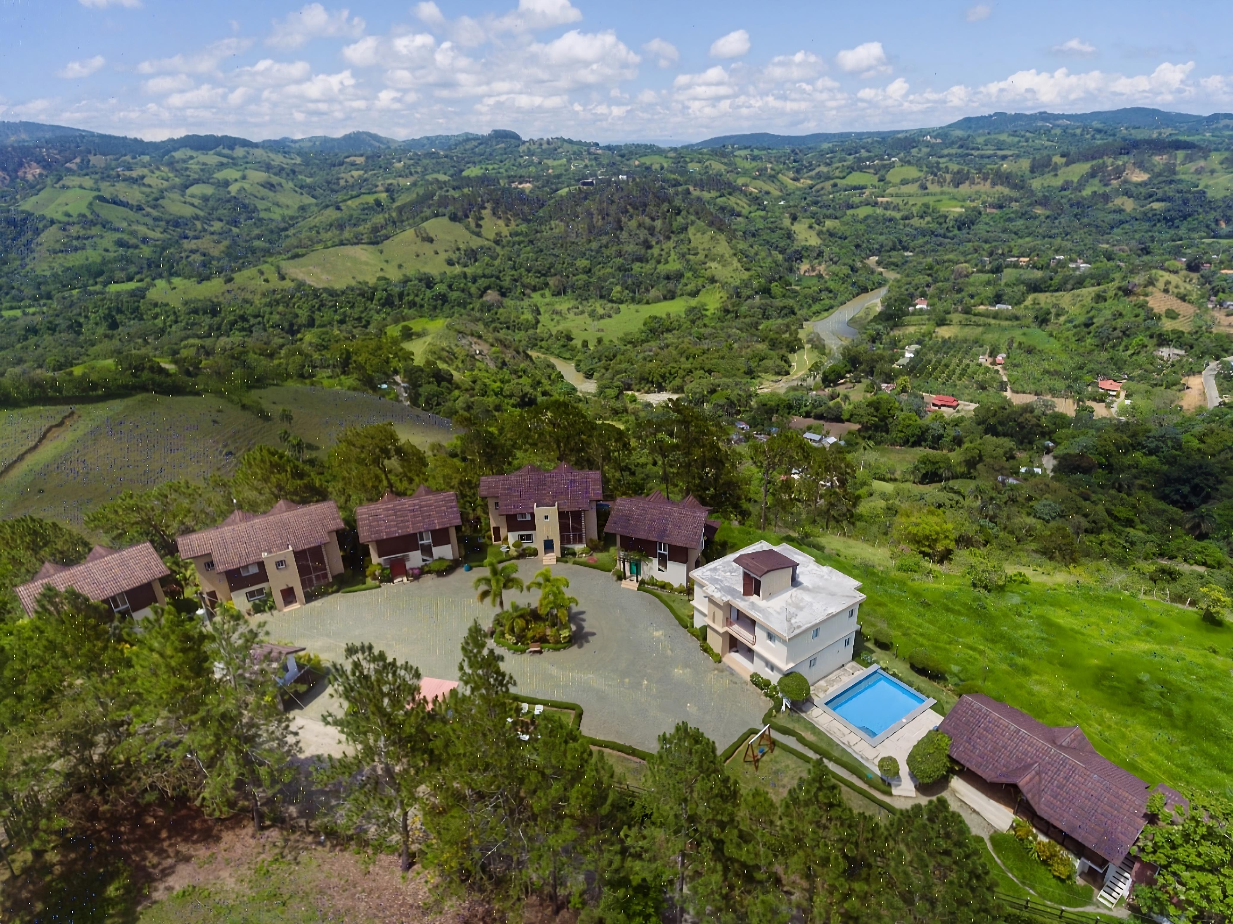 otros inmuebles - Propiedad Jarabacoa con 6 villas y 4 apartamentos 8