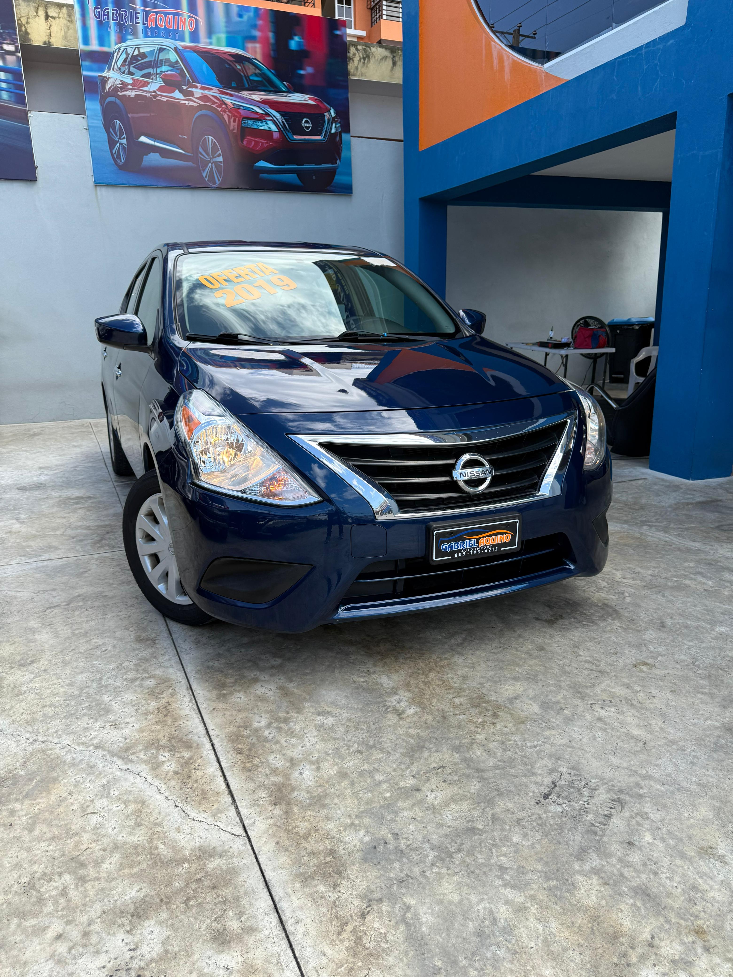 carros - nissan versa sv  1