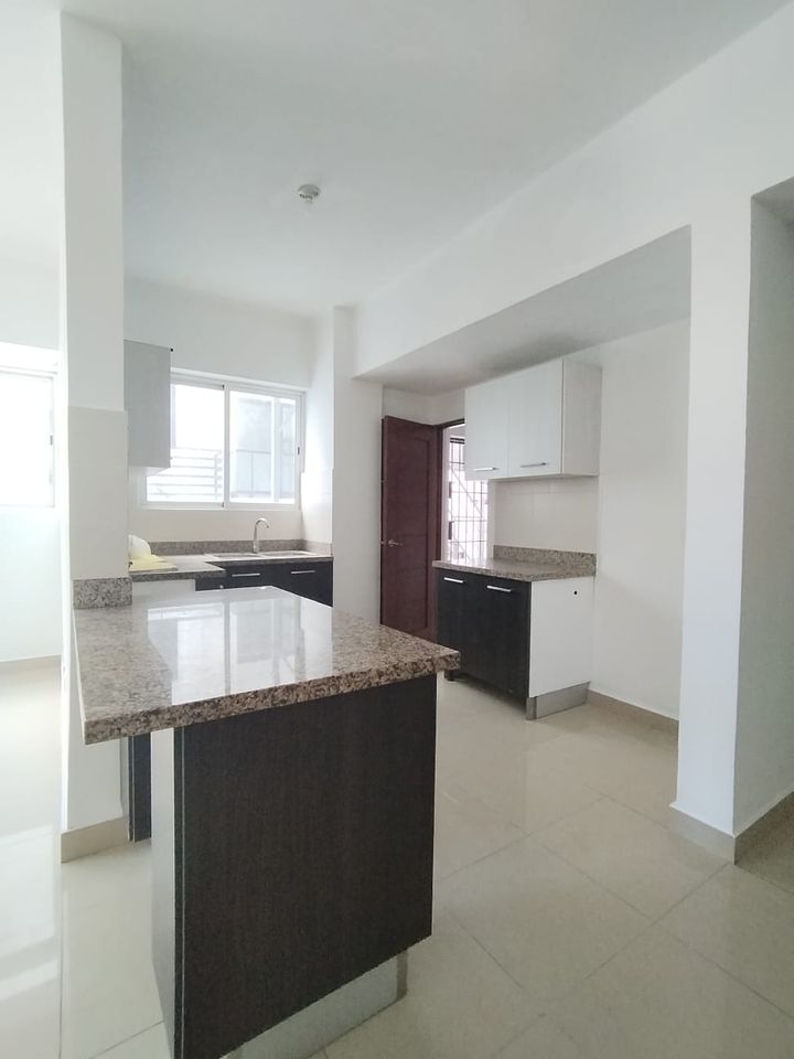 apartamentos - Alquiler Amplio Apart. en Urbanización Fernandez 0