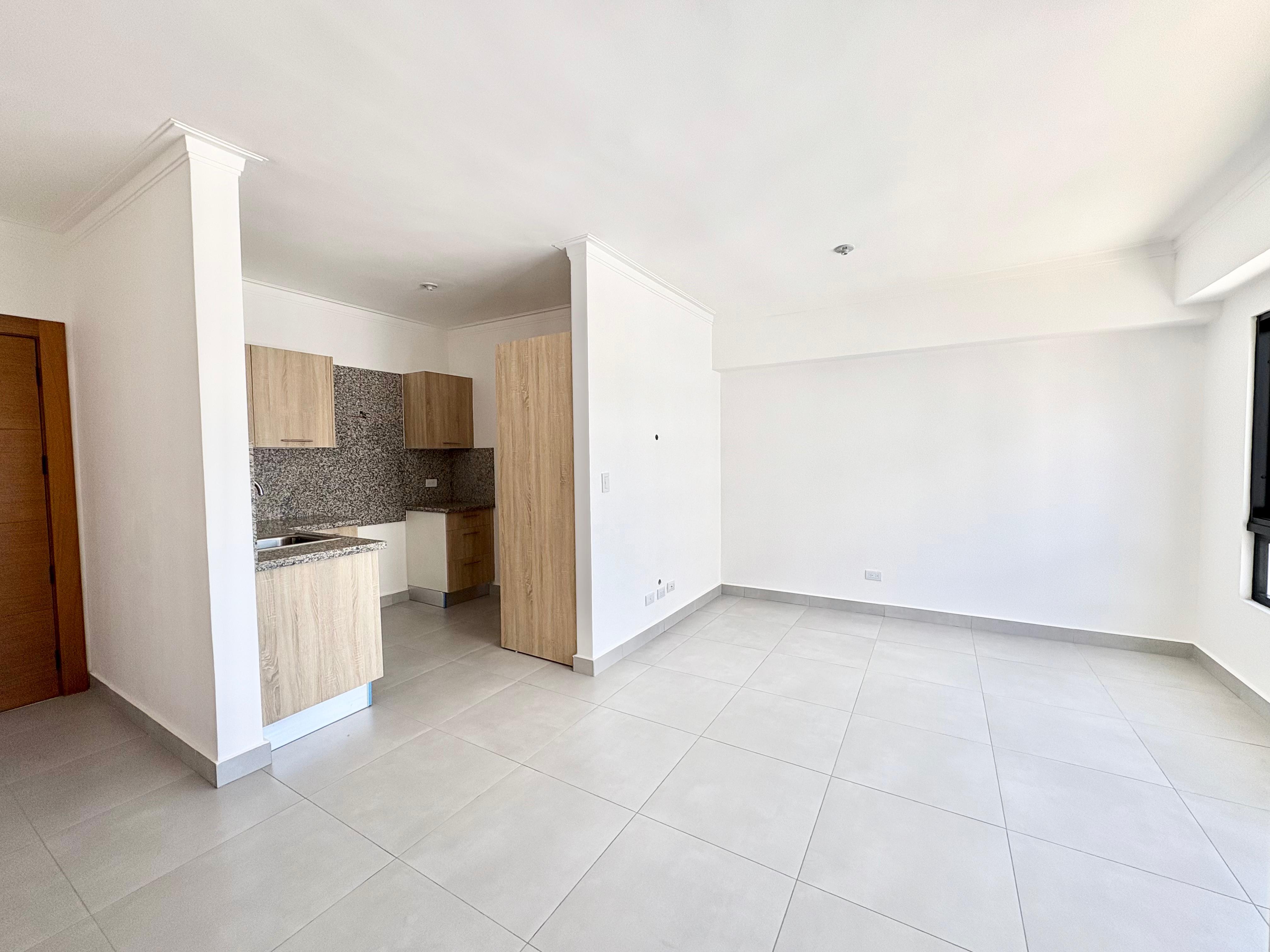 apartamentos - Alquiler Apto en Evaristo Morales con área social 0