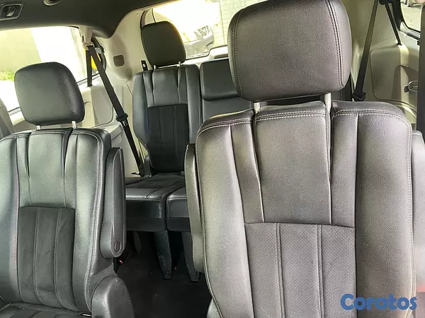 jeepetas y camionetas - DODGE GRAND CARAVAN SXT 2018 4