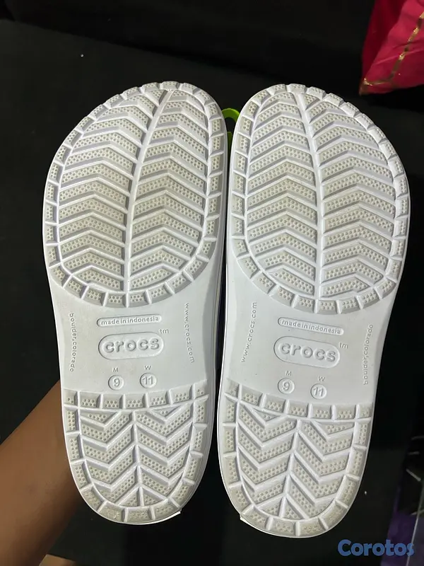 zapatos unisex - Crocs Originales- Moradas  5