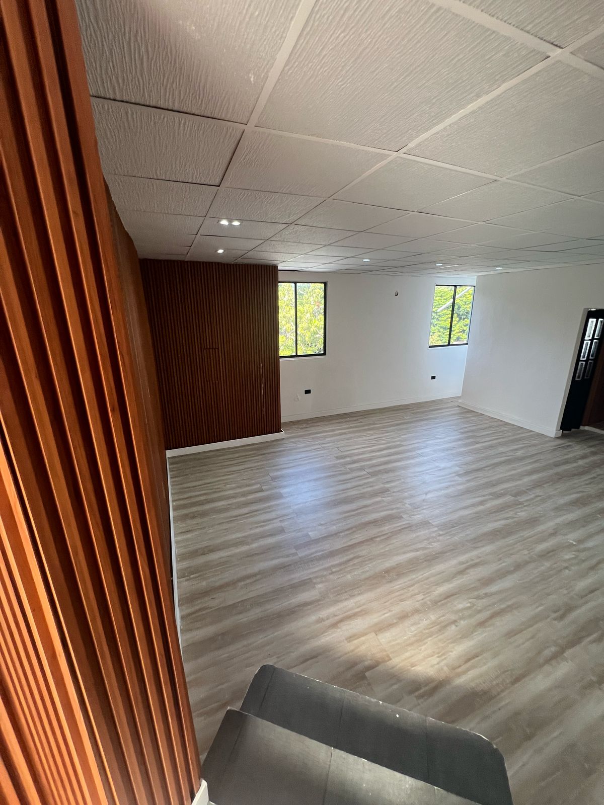 oficinas y locales comerciales - Local Piso 3 En Piantini De Oportunidad  2