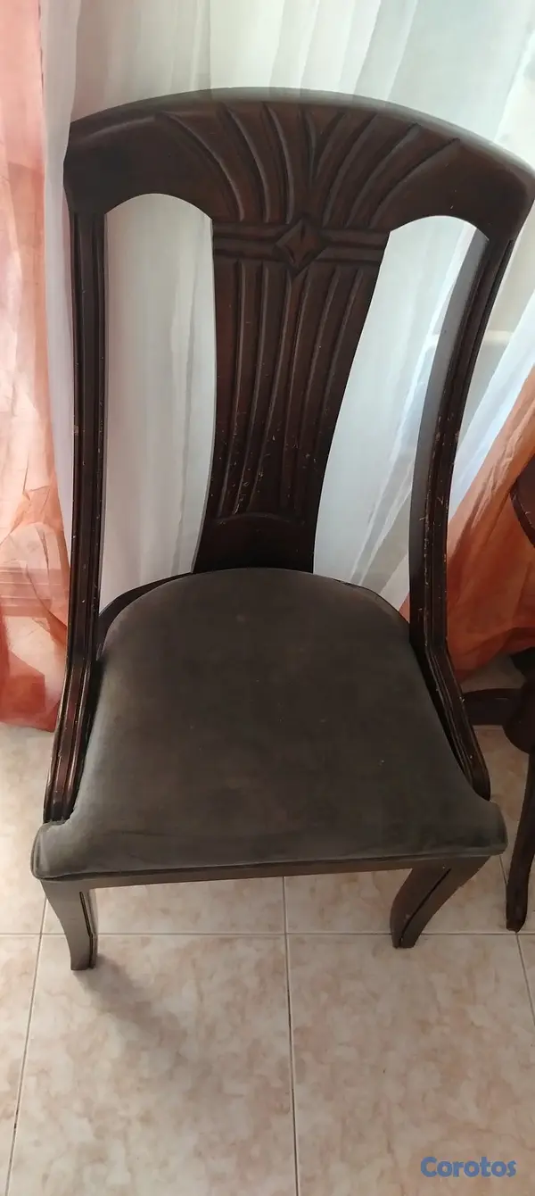 muebles y colchones - Comedor de seis sillas en caoba  3