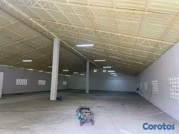 otros inmuebles - Naves en Alquilres en la Av. Independencia Proximo a Casa España 7