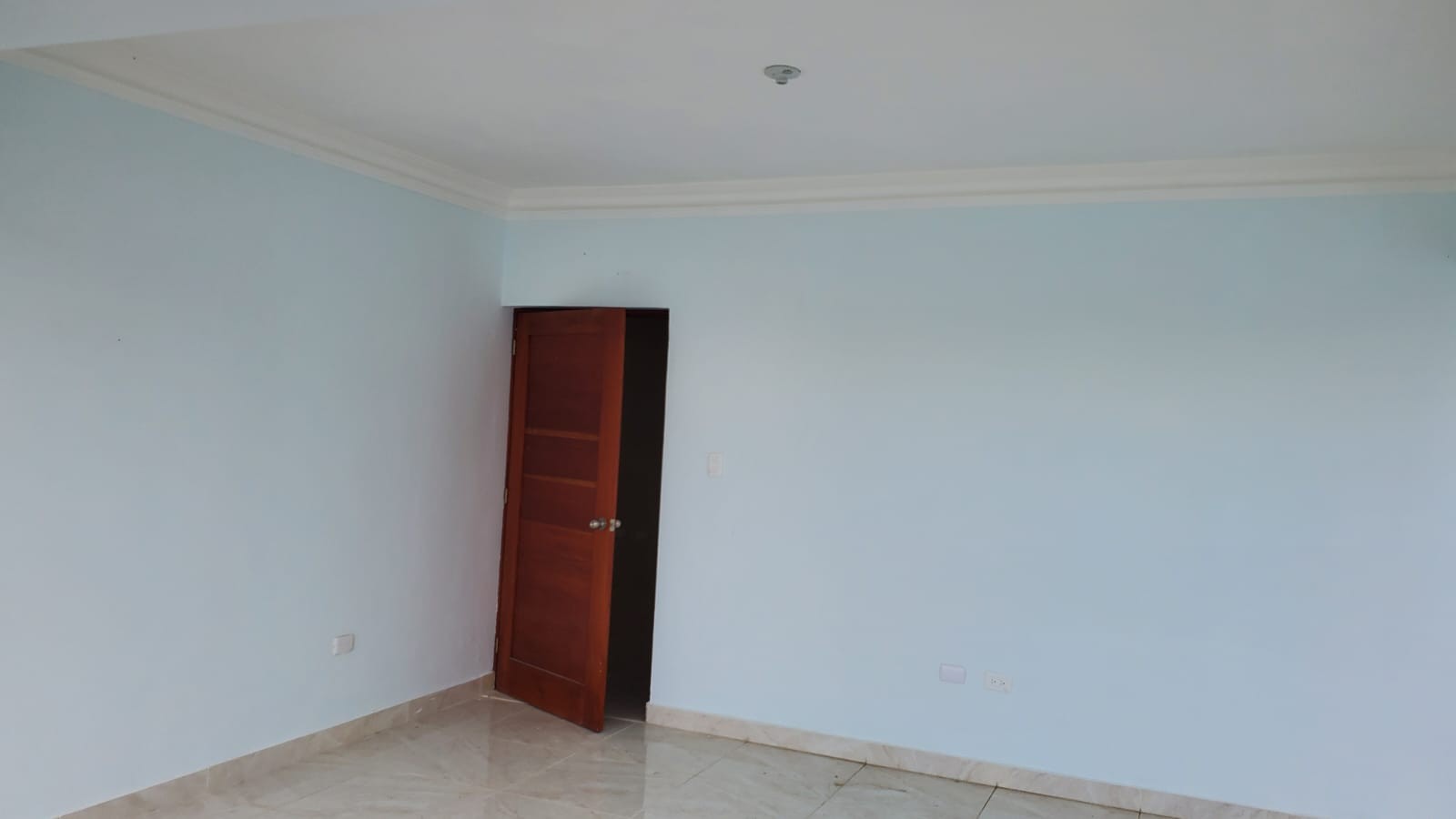 casas - Casa mucho patio/s.335, Autopista San Isidro 7