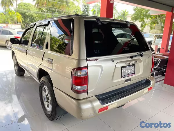 jeepetas y camionetas - Nissan Patfinder 2000  7