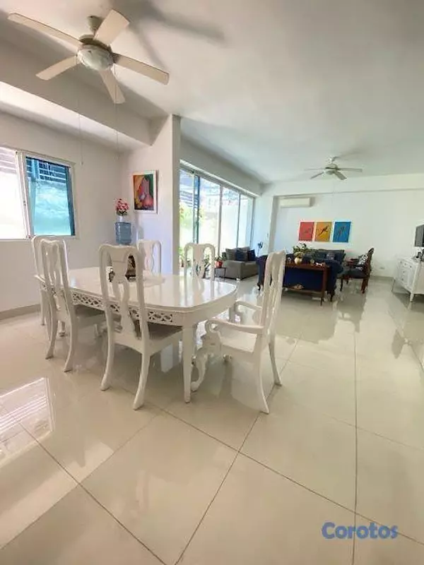 apartamentos - Apartamento amplio en Naco 2
