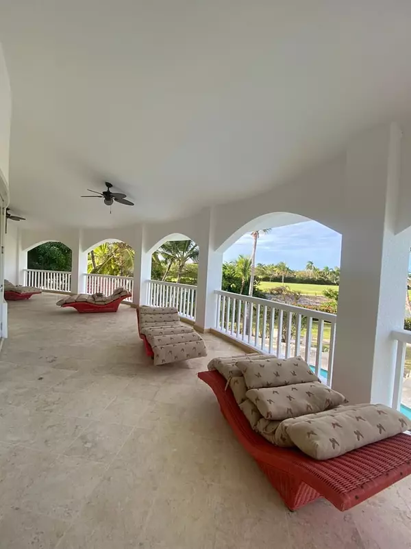 casas vacacionales y villas - Villa Amueblada en Proyecto Cocotal, Punta Cana 8