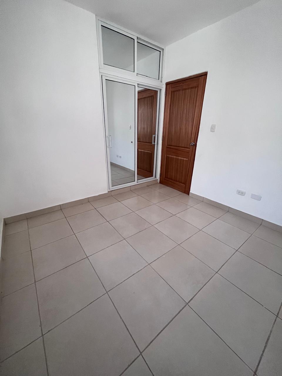 apartamentos -  SE ALQUILA APARTAMENTO EN SAN ISIDRO 3