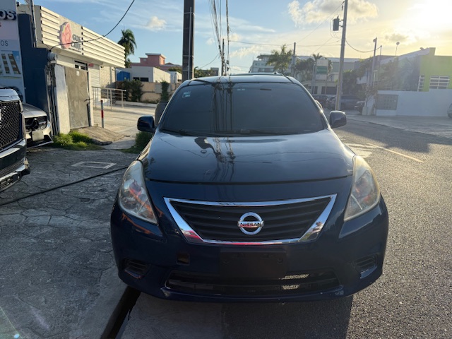 carros - Nissan Versa 2013 1