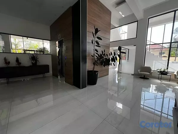 apartamentos - Apartamento en alquiler en los cacicazgo de tres habitaciones 10